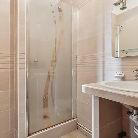 Chic And Comfortable Apart Downtown * 배뉴