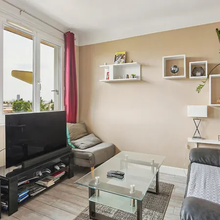 Chic And Comfortable Apart Downtown 아파트